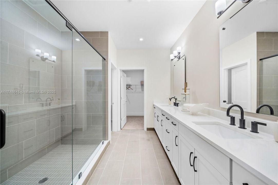 For Sale: $514,990 (3 beds, 3 baths, 2209 Square Feet)