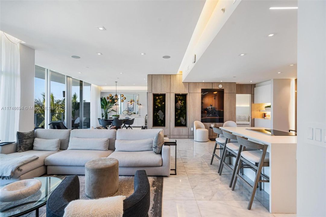 Недавно продано: $3,795,000 (3 спален, 3 ванн, 2031 Квадратных фут)