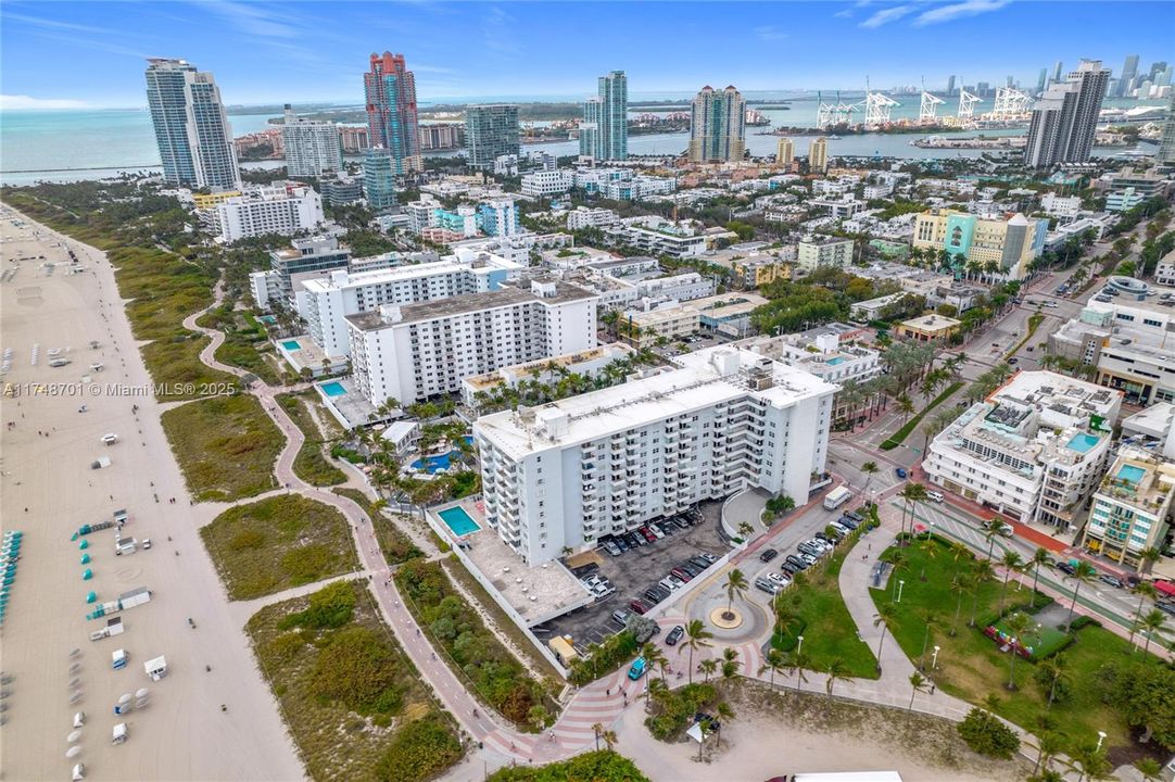 Recently Sold: $425,000 (1 beds, 1 baths, 665 Square Feet)