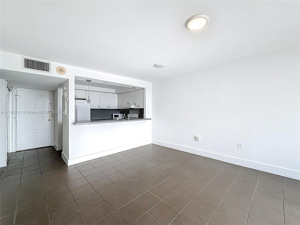 Recently Sold: $425,000 (1 beds, 1 baths, 665 Square Feet)