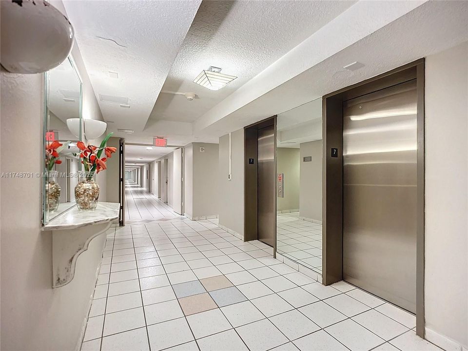 Recently Sold: $425,000 (1 beds, 1 baths, 665 Square Feet)