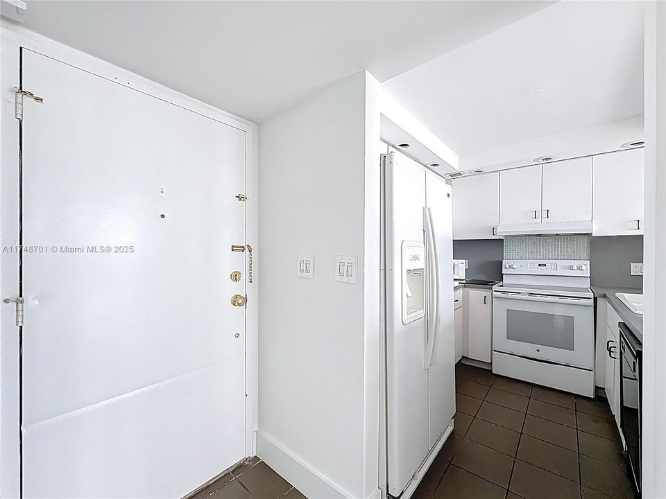 Recently Sold: $425,000 (1 beds, 1 baths, 665 Square Feet)