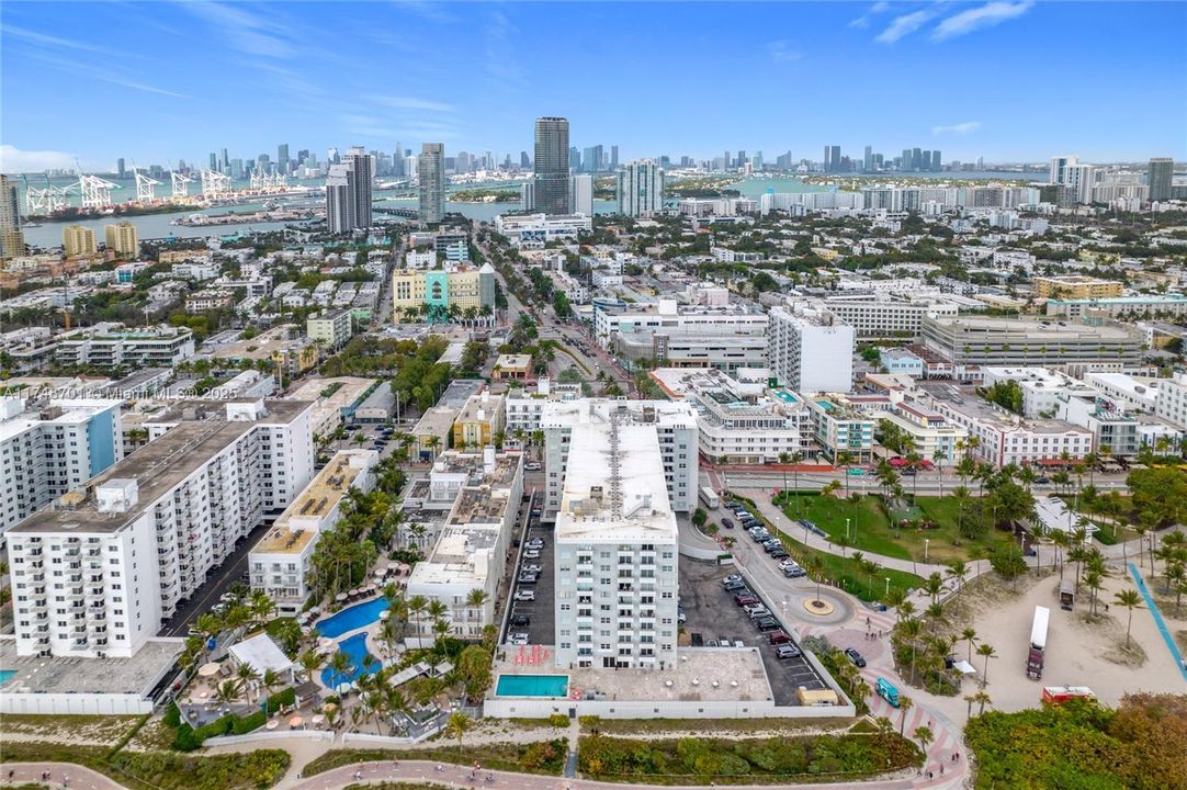 Recently Sold: $425,000 (1 beds, 1 baths, 665 Square Feet)