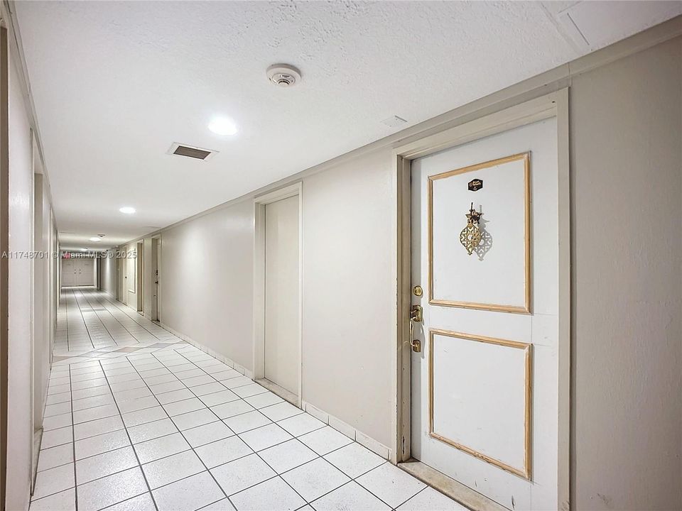 Recently Sold: $425,000 (1 beds, 1 baths, 665 Square Feet)