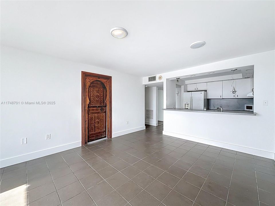 Recently Sold: $425,000 (1 beds, 1 baths, 665 Square Feet)