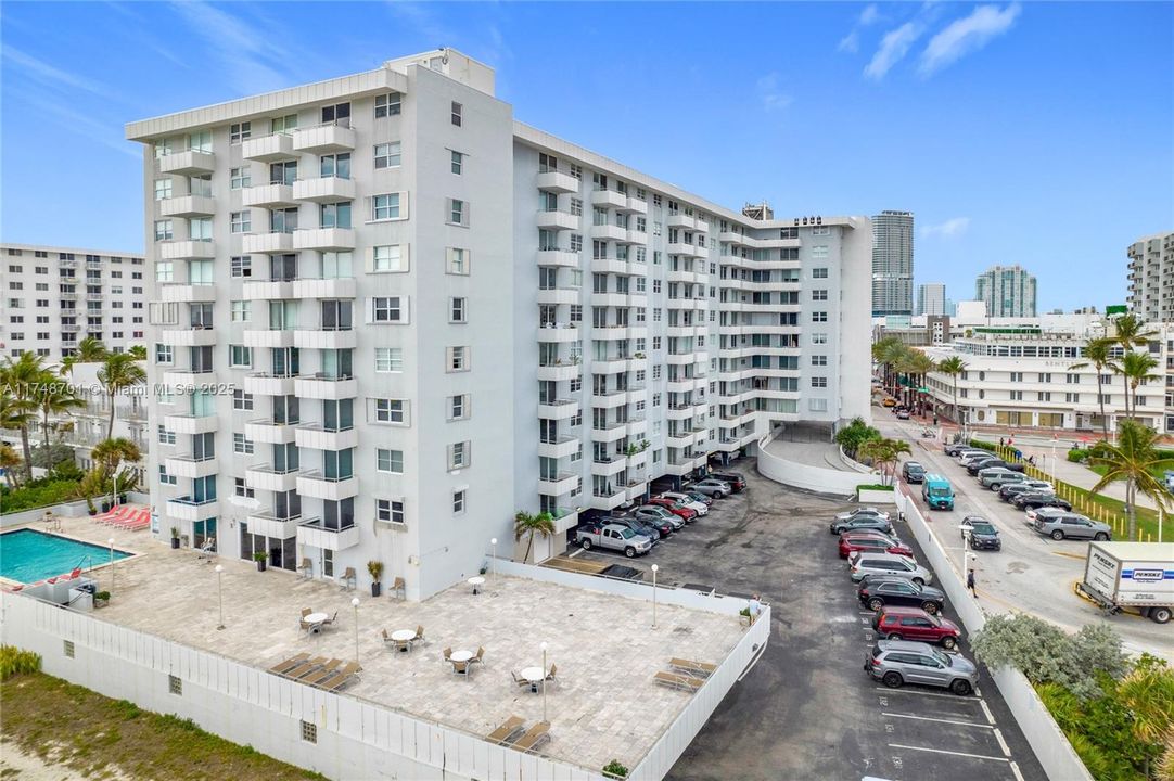 Recently Sold: $425,000 (1 beds, 1 baths, 665 Square Feet)