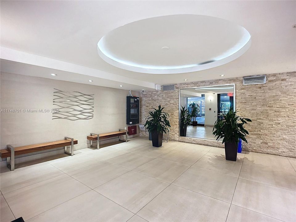 Recently Sold: $425,000 (1 beds, 1 baths, 665 Square Feet)