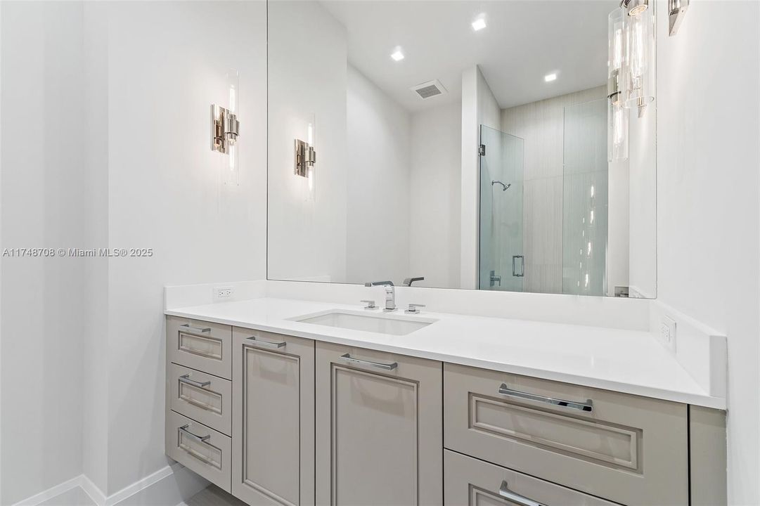 For Sale: $23,200,000 (4 beds, 6 baths, 6726 Square Feet)