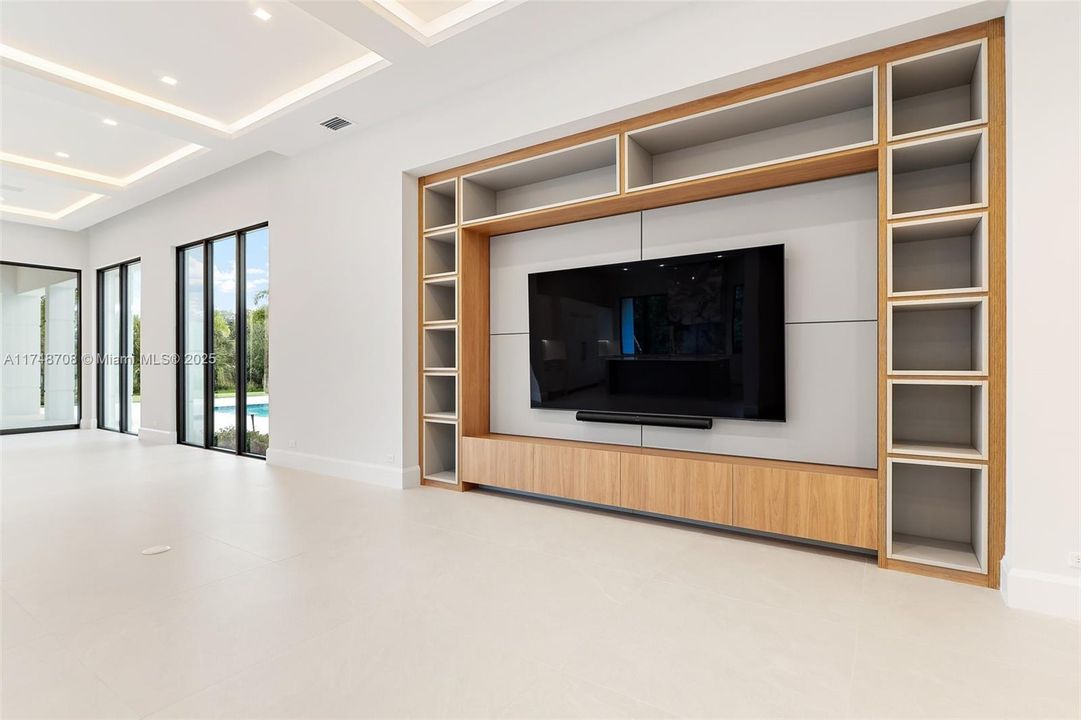 For Sale: $23,200,000 (4 beds, 6 baths, 6726 Square Feet)