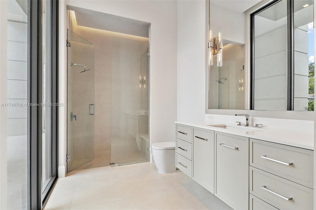 For Sale: $23,200,000 (4 beds, 6 baths, 6726 Square Feet)