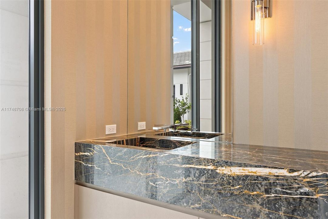 For Sale: $23,200,000 (4 beds, 6 baths, 6726 Square Feet)