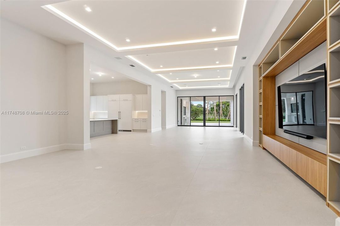 For Sale: $23,200,000 (4 beds, 6 baths, 6726 Square Feet)