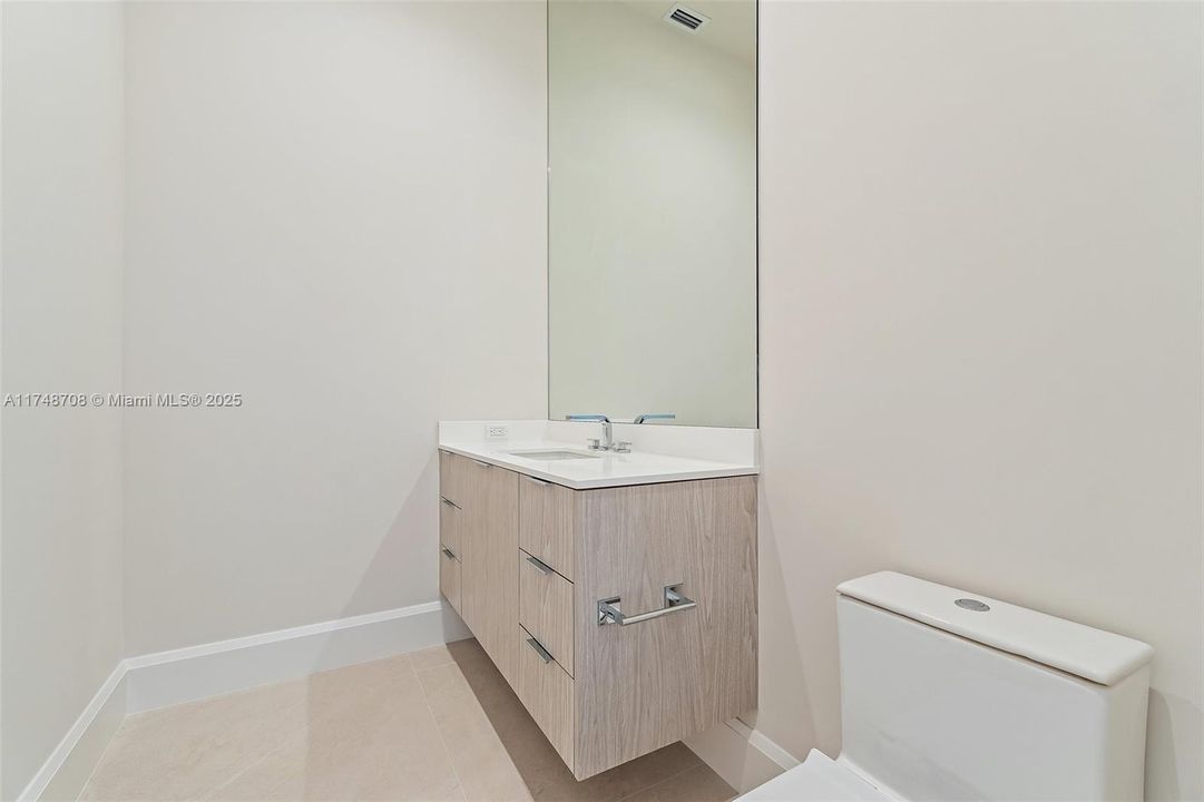 For Sale: $23,200,000 (4 beds, 6 baths, 6726 Square Feet)