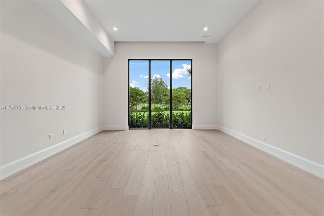 For Sale: $23,200,000 (4 beds, 6 baths, 6726 Square Feet)