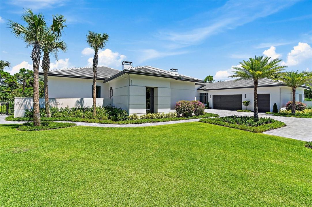 For Sale: $23,200,000 (4 beds, 6 baths, 6726 Square Feet)