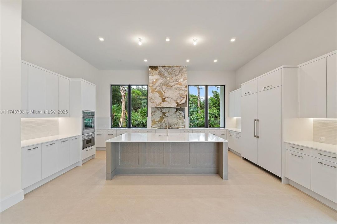 For Sale: $23,200,000 (4 beds, 6 baths, 6726 Square Feet)