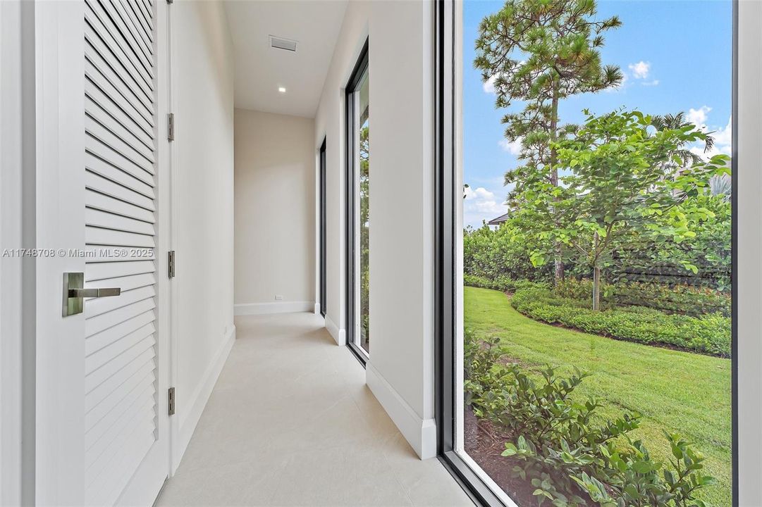 For Sale: $23,200,000 (4 beds, 6 baths, 6726 Square Feet)