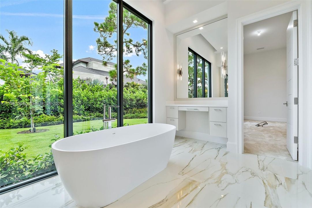 For Sale: $23,200,000 (4 beds, 6 baths, 6726 Square Feet)