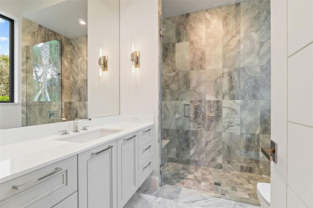 For Sale: $23,200,000 (4 beds, 6 baths, 6726 Square Feet)