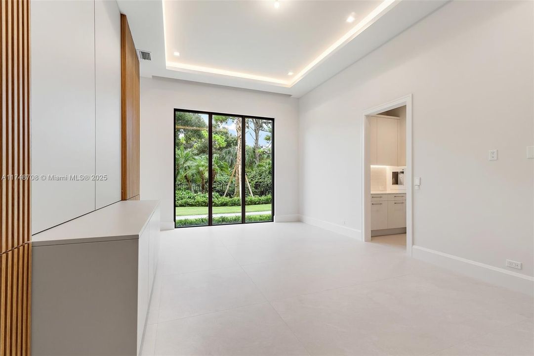 For Sale: $23,200,000 (4 beds, 6 baths, 6726 Square Feet)