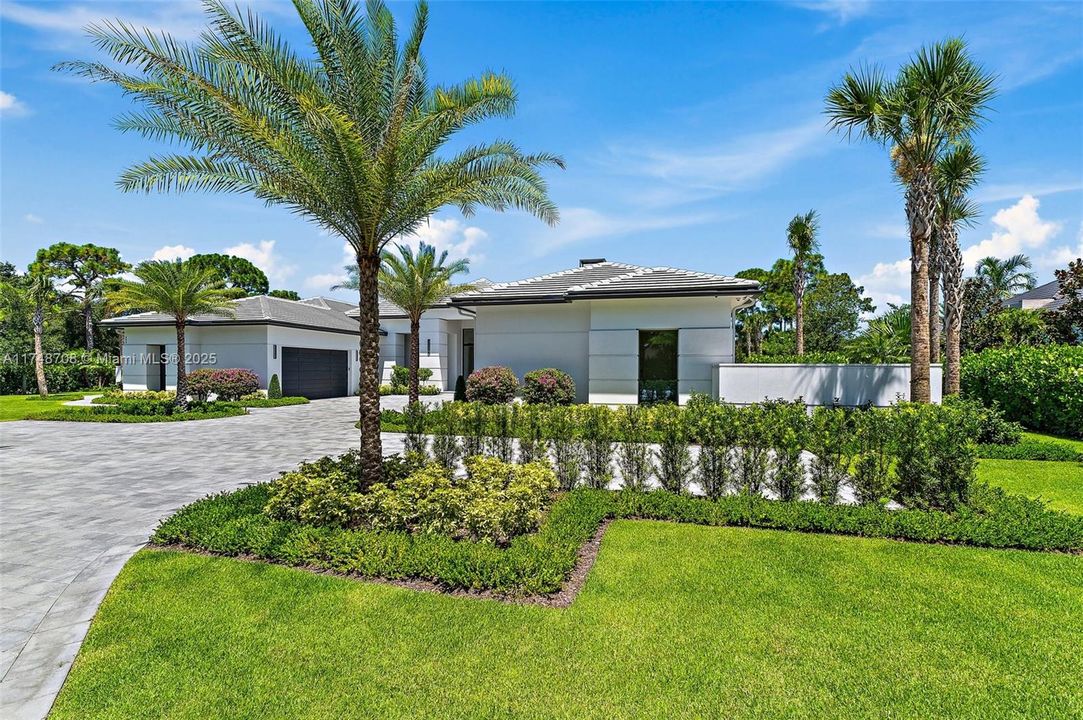 For Sale: $23,200,000 (4 beds, 6 baths, 6726 Square Feet)