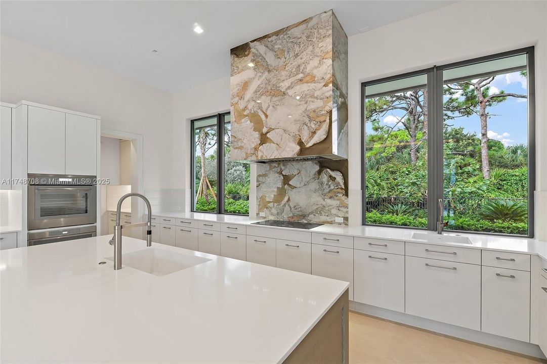 For Sale: $23,200,000 (4 beds, 6 baths, 6726 Square Feet)