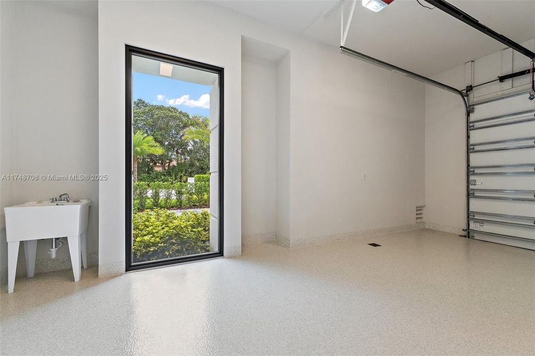 For Sale: $23,200,000 (4 beds, 6 baths, 6726 Square Feet)