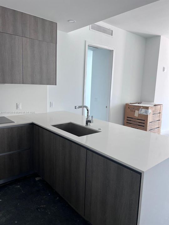 For Sale: $1,450,000 (2 beds, 2 baths, 1382 Square Feet)