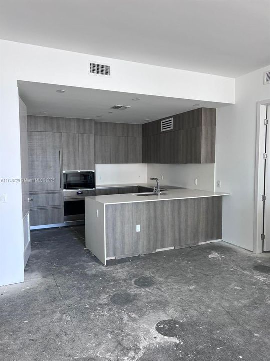 For Sale: $1,450,000 (2 beds, 2 baths, 1382 Square Feet)