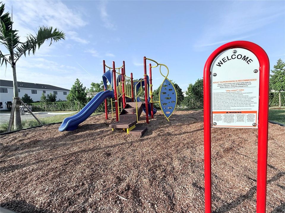 最近租的: $3,200 (3 贝兹, 2 浴室, 0 平方英尺)