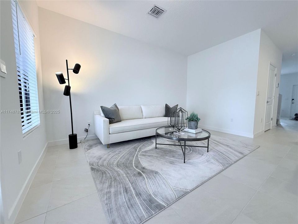 最近租的: $3,200 (3 贝兹, 2 浴室, 0 平方英尺)