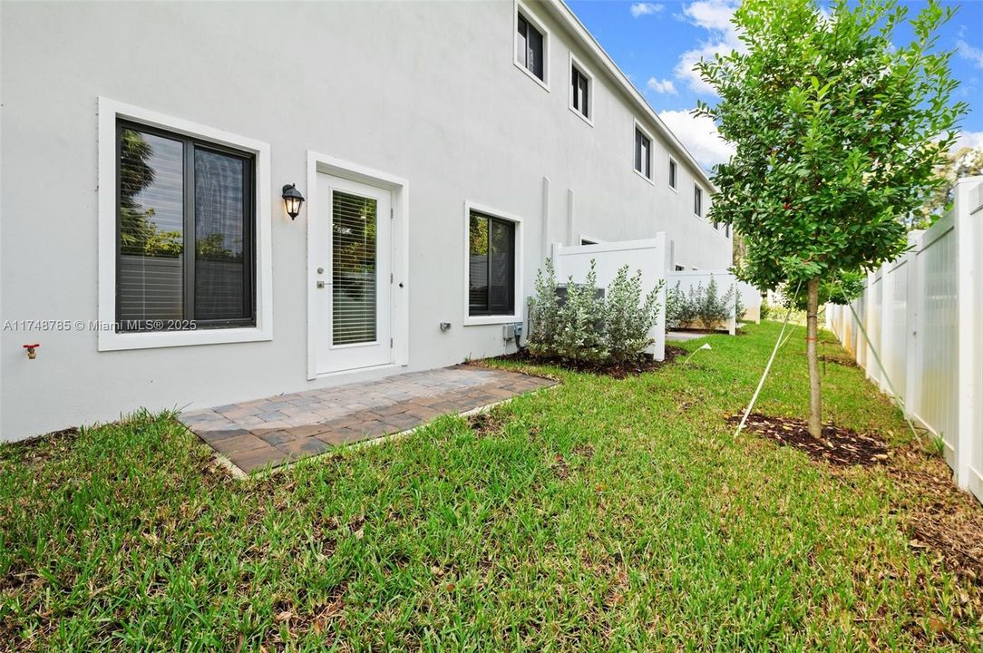 最近租的: $3,200 (3 贝兹, 2 浴室, 0 平方英尺)