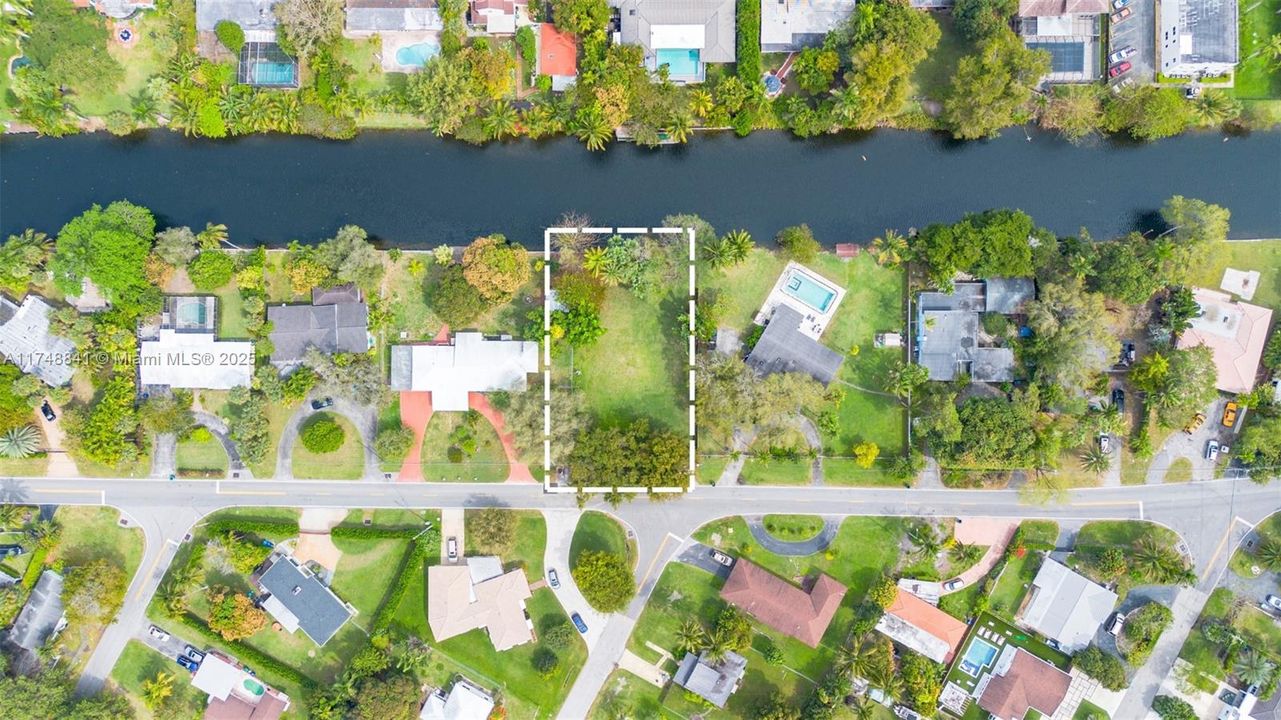 For Sale: $890,000 (0.35 acres)