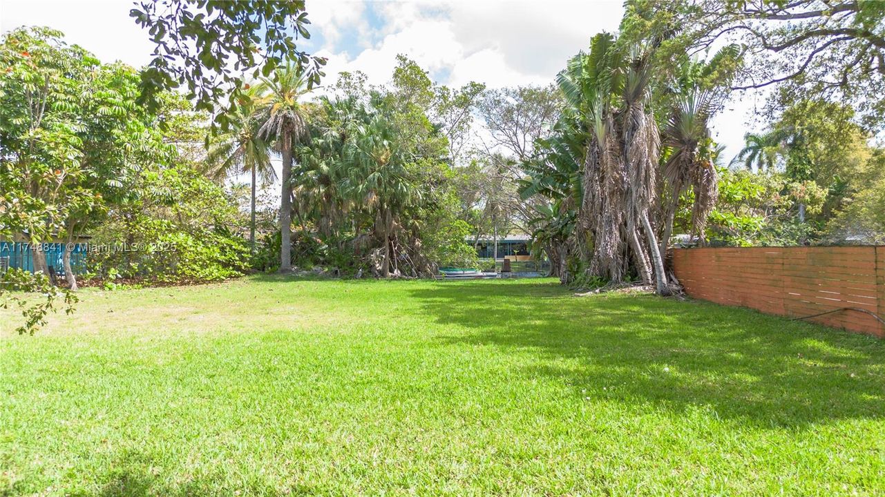 For Sale: $890,000 (0.35 acres)