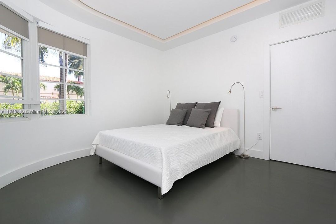 待售: $330,000 (1 贝兹, 1 浴室, 609 平方英尺)