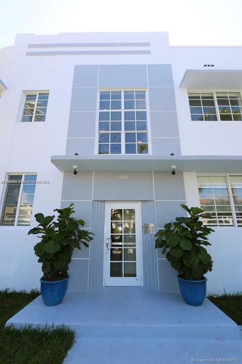 待售: $330,000 (1 贝兹, 1 浴室, 609 平方英尺)