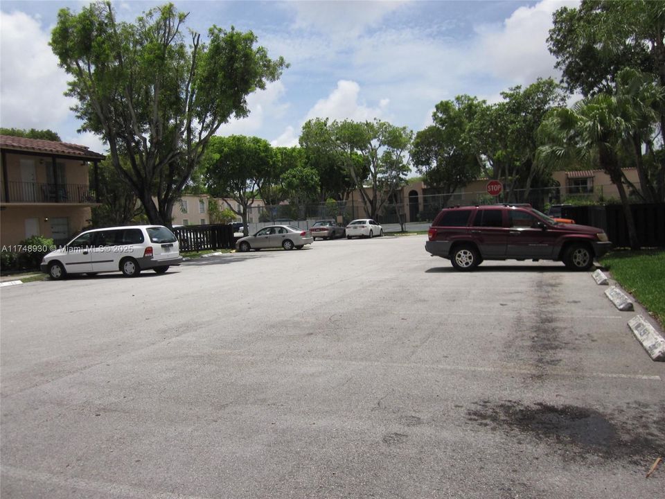 Recently Rented: $2,400 (2 beds, 1 baths, 800 Square Feet)