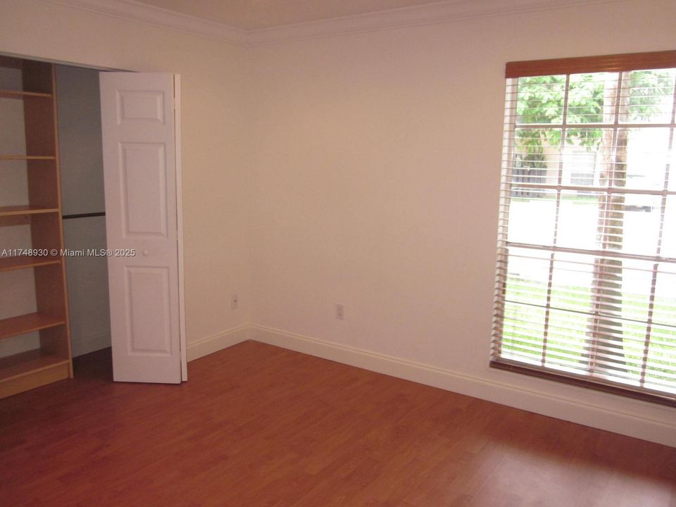 Recently Rented: $2,400 (2 beds, 1 baths, 800 Square Feet)