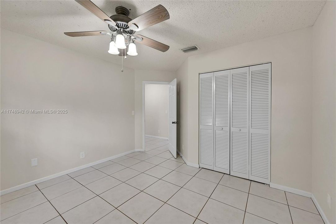 合同活跃: $4,500 (4 贝兹, 2 浴室, 3223 平方英尺)