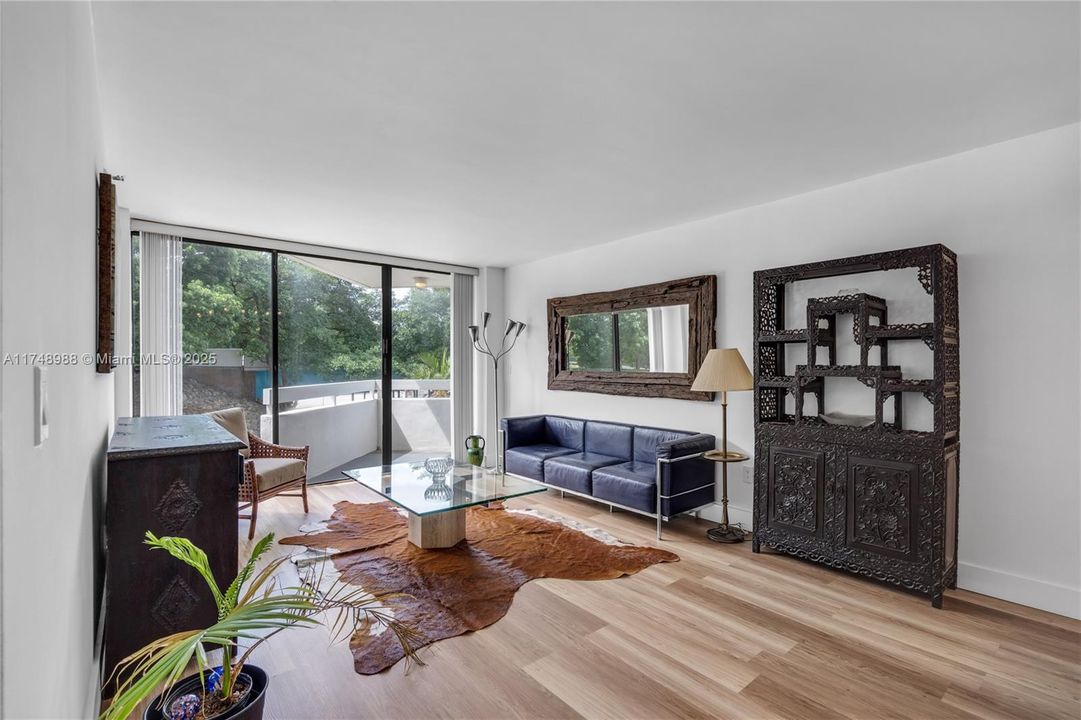 待售: $599,000 (2 贝兹, 2 浴室, 1145 平方英尺)