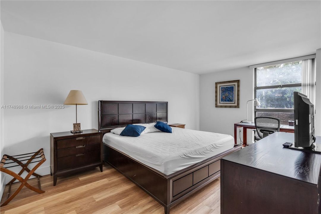 待售: $599,000 (2 贝兹, 2 浴室, 1145 平方英尺)