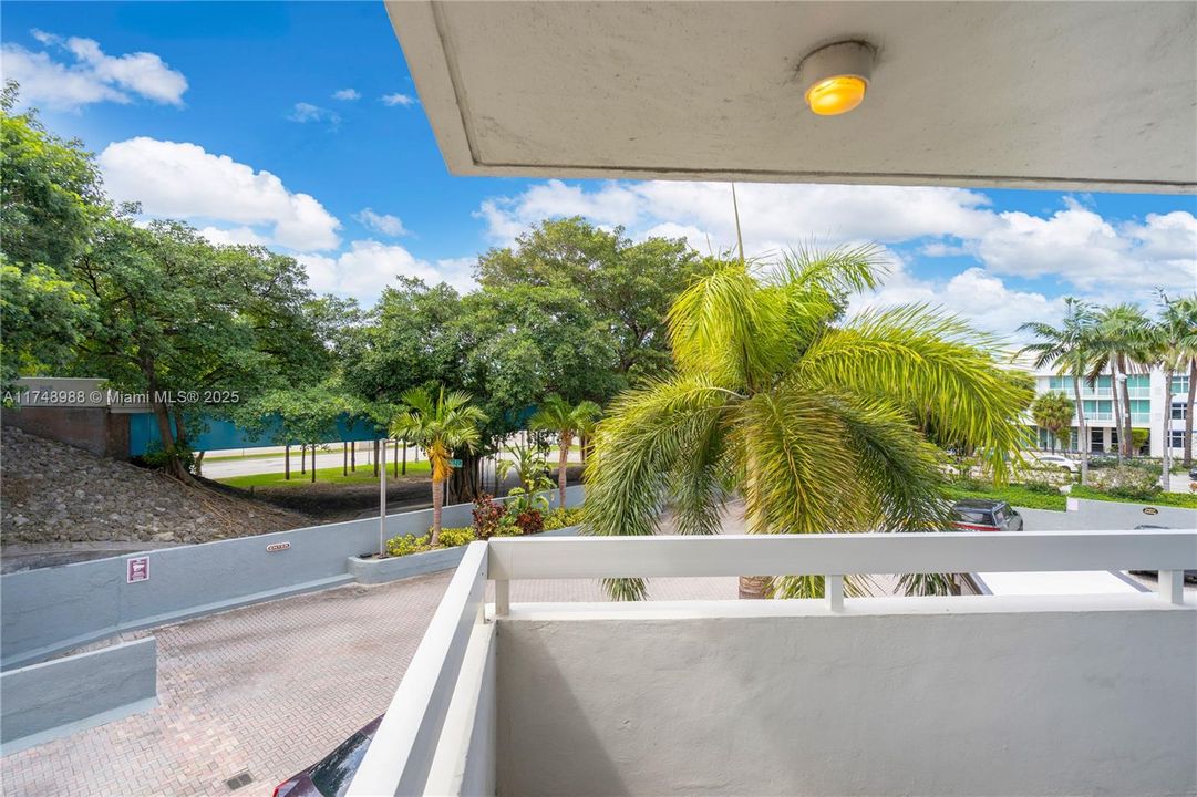 待售: $599,000 (2 贝兹, 2 浴室, 1145 平方英尺)