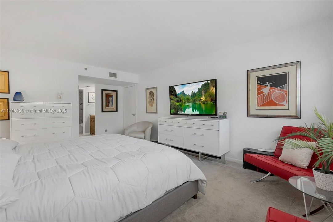 最近售出: $429,900 (2 贝兹, 2 浴室, 1351 平方英尺)