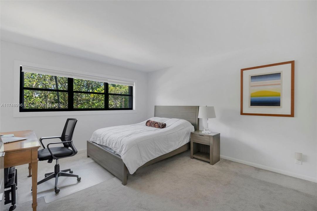 最近售出: $429,900 (2 贝兹, 2 浴室, 1351 平方英尺)