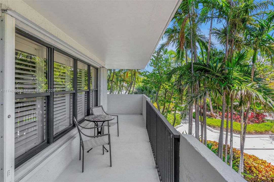 最近售出: $429,900 (2 贝兹, 2 浴室, 1351 平方英尺)