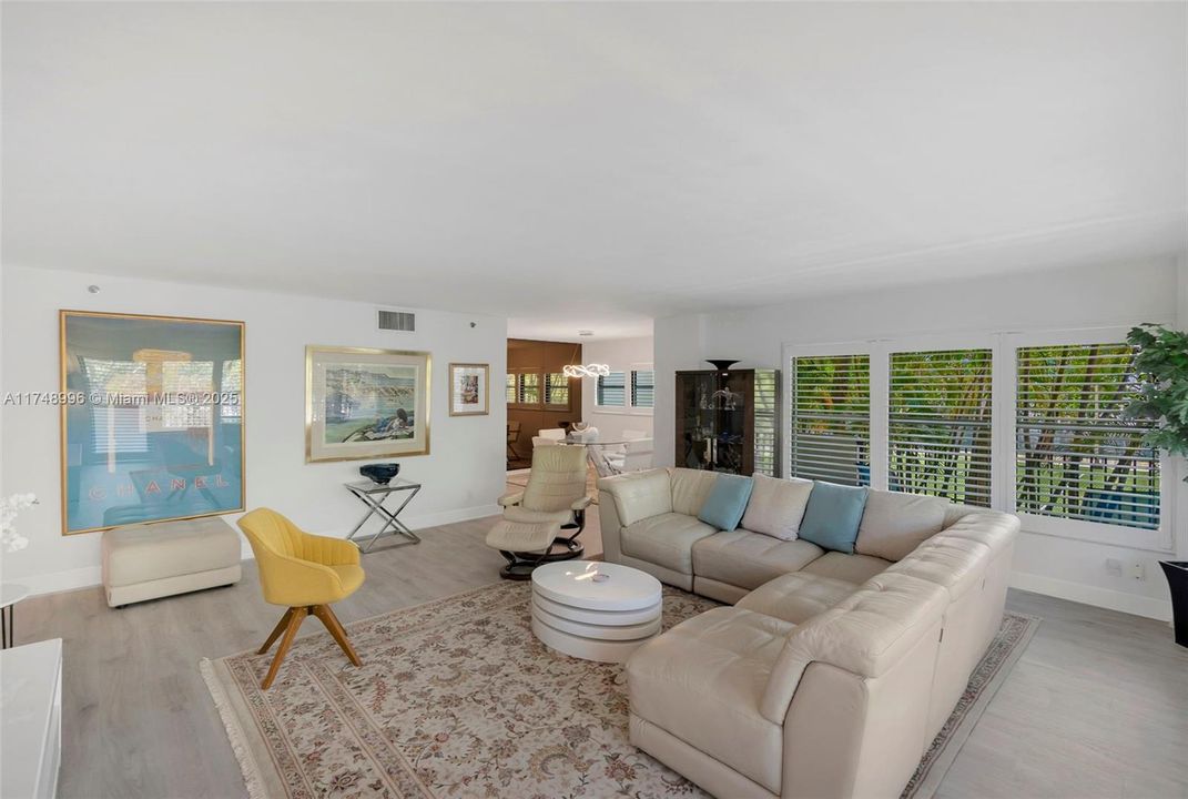 最近售出: $429,900 (2 贝兹, 2 浴室, 1351 平方英尺)