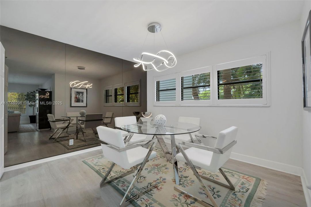 最近售出: $429,900 (2 贝兹, 2 浴室, 1351 平方英尺)