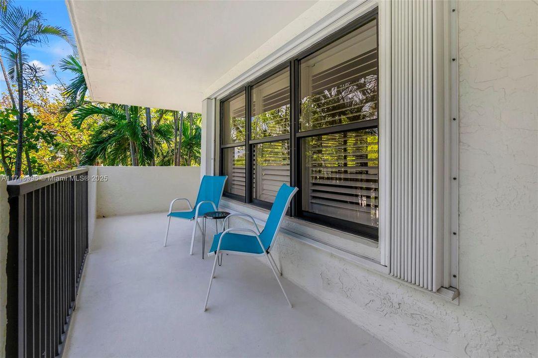 最近售出: $429,900 (2 贝兹, 2 浴室, 1351 平方英尺)