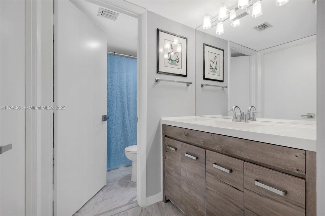 最近售出: $429,900 (2 贝兹, 2 浴室, 1351 平方英尺)