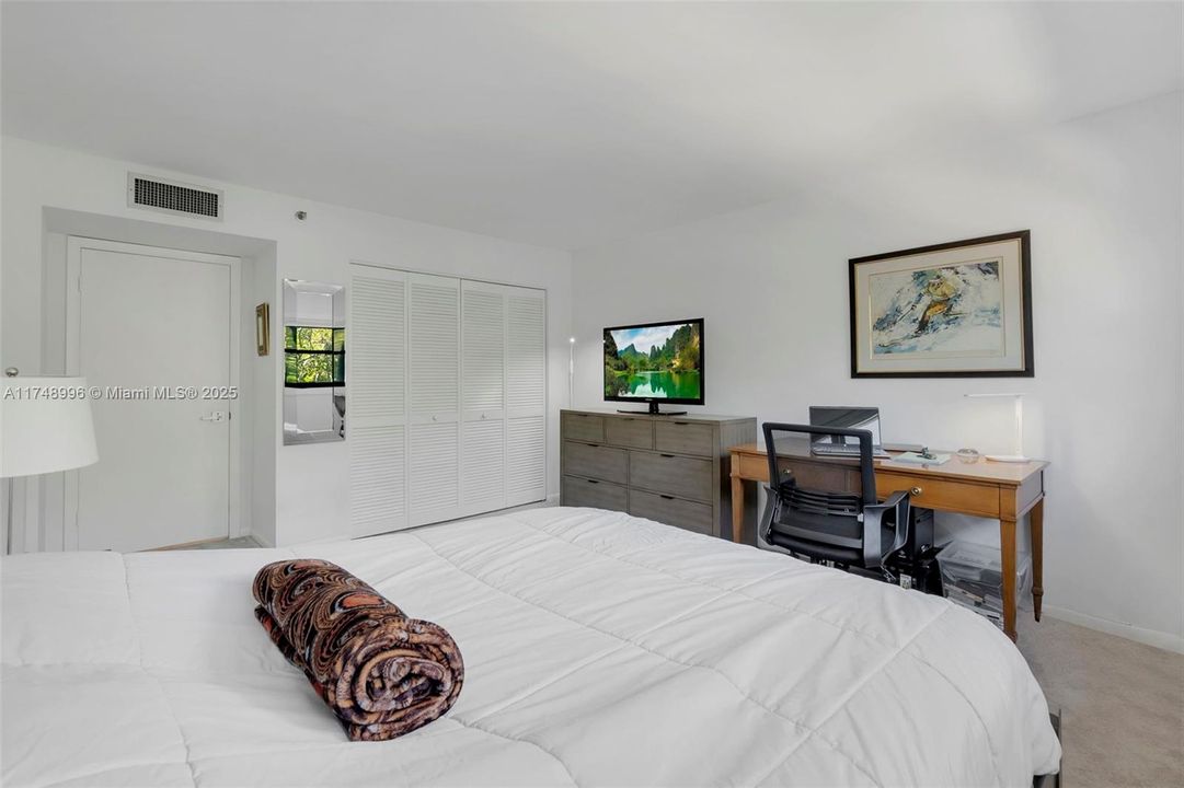 最近售出: $429,900 (2 贝兹, 2 浴室, 1351 平方英尺)